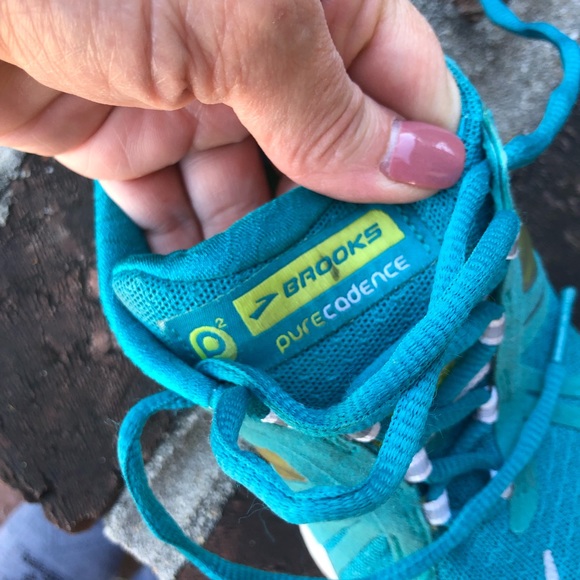 Brooks "PURE CADENCE" blue and white athletic shoes size 7.5 - Picture 4 of 9